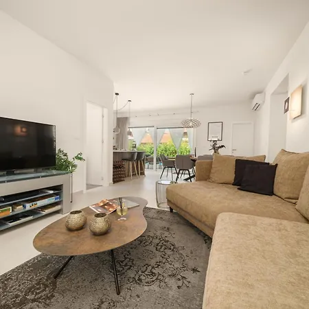 Villa More Vodice Βίλα *