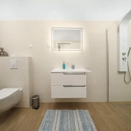 Villa More Vodice * Βόντιτσε