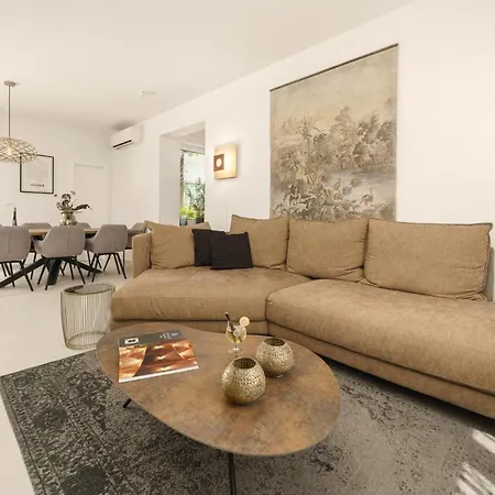Villa More Vodice Βόντιτσε