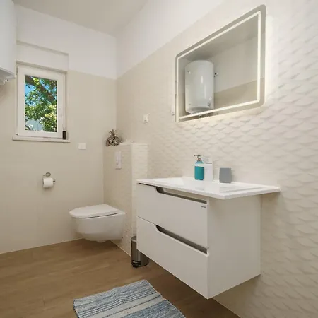 Villa More Vodice Βόντιτσε